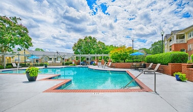 Building Photo - Braxton at Woods Lake