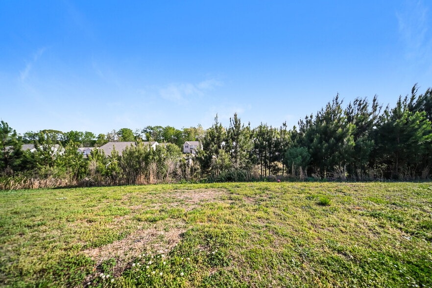 Building Photo - 1062 Cold Water Dr