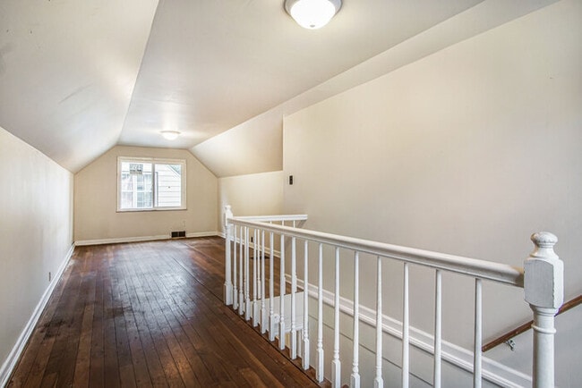 Building Photo - Inviting 3 Bedroom Home with Large Basement