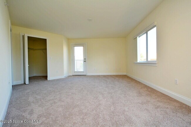 Building Photo - 123 Lancha Cir