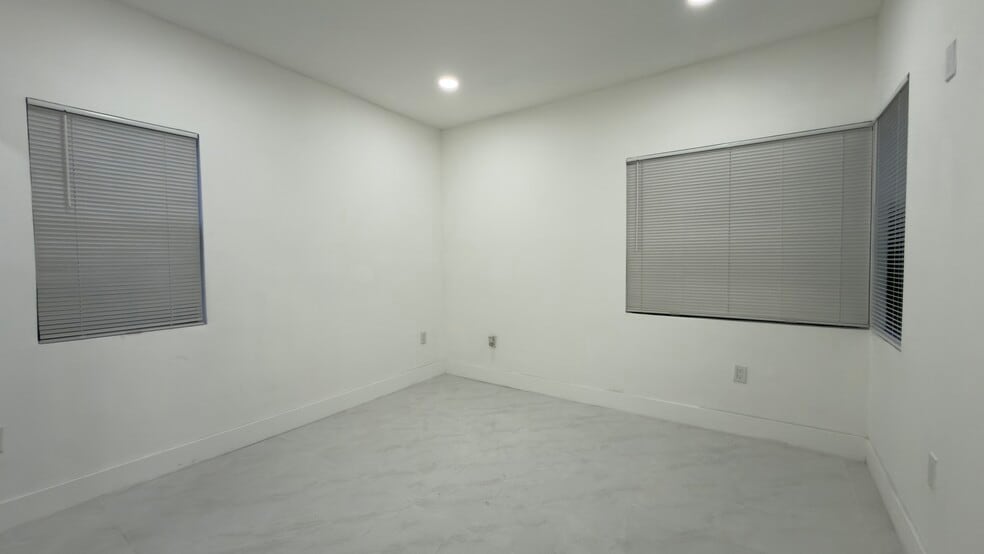 Building Photo - 4717 NW 11th Ave