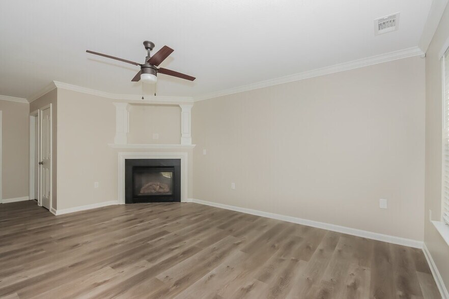 Building Photo - 142 Hampshire Dr