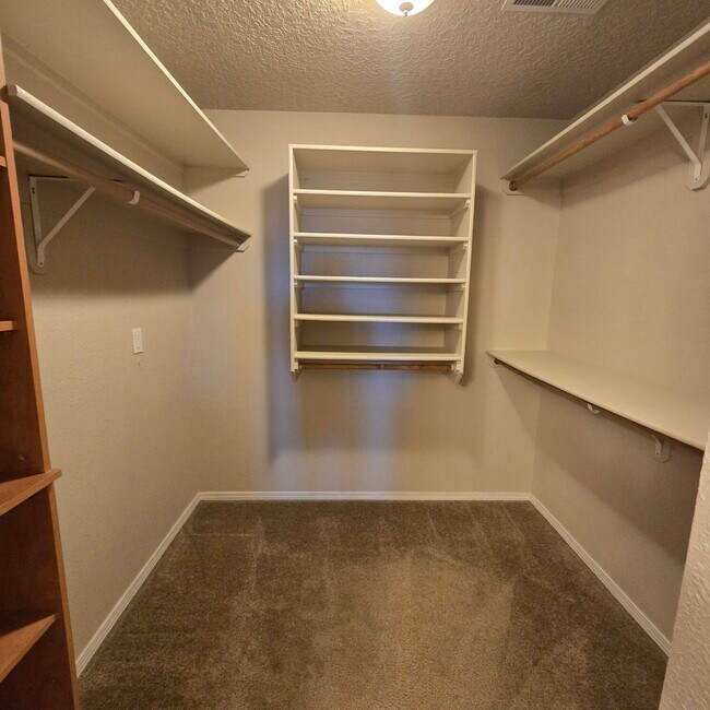 Building Photo - 6912 Vista Del Sol Dr NW