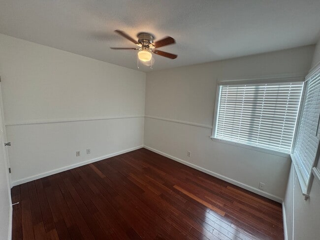 Building Photo - Charming 3 Bed, 2 Bath Single Family Home with Attached Garage and Spacious Backyard