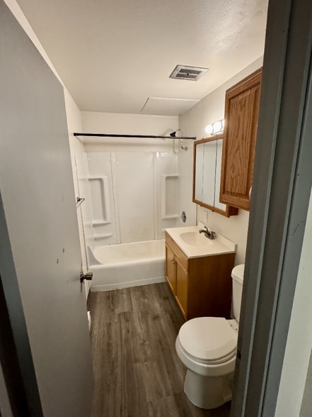 Building Photo - 2415 8th Ave N