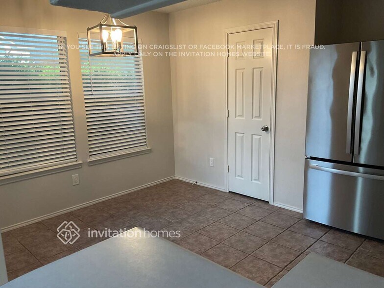 Building Photo - 1405 Country Ln