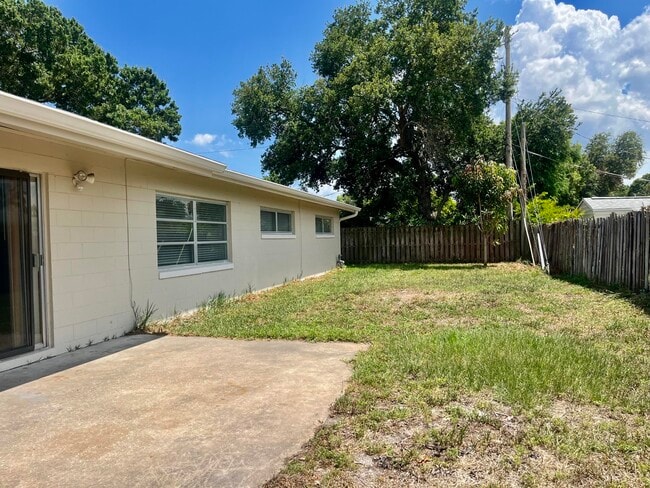 Building Photo - 235 Andros Dr