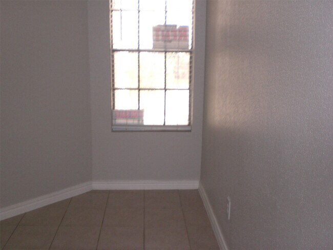Building Photo - 12660 Ashford Point Dr