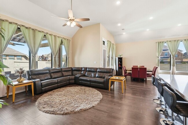 Building Photo - 2239 Plum Creek Dr