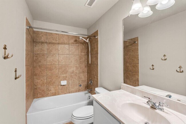 Building Photo - 423 Wetzel