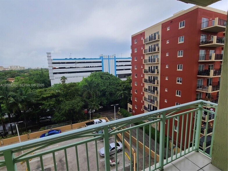 Building Photo - 3500 Coral Way
