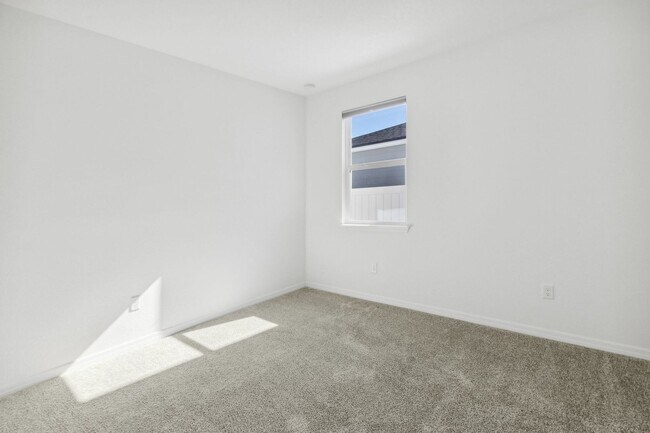 Building Photo - Newer Construction! Tons of Amenities! Wildlight Community!