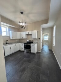 Building Photo - Updated 2-Bed Gem with Natural Light in the Heart of Covington