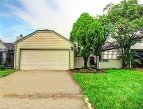 Building Photo - 11818 Plumbrook Dr