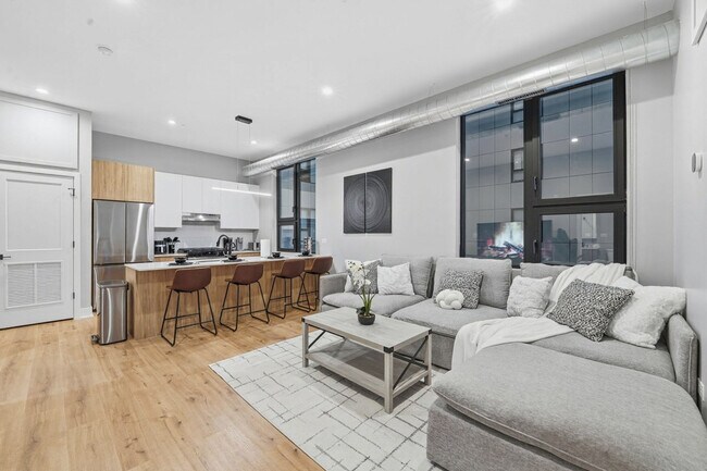 Building Photo - 6044 N Winthrop Ave