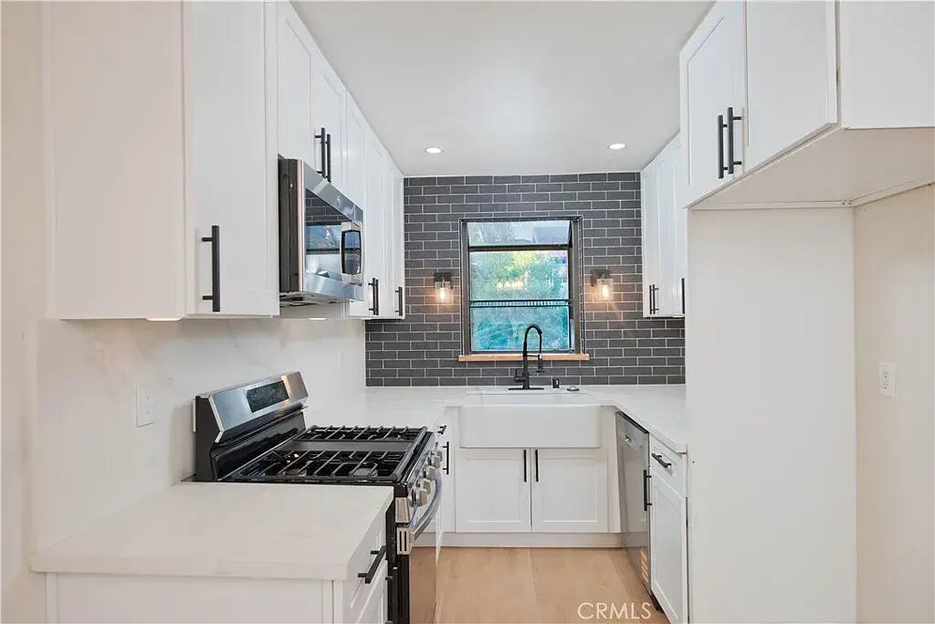 Building Photo - 18028 Saratoga Way