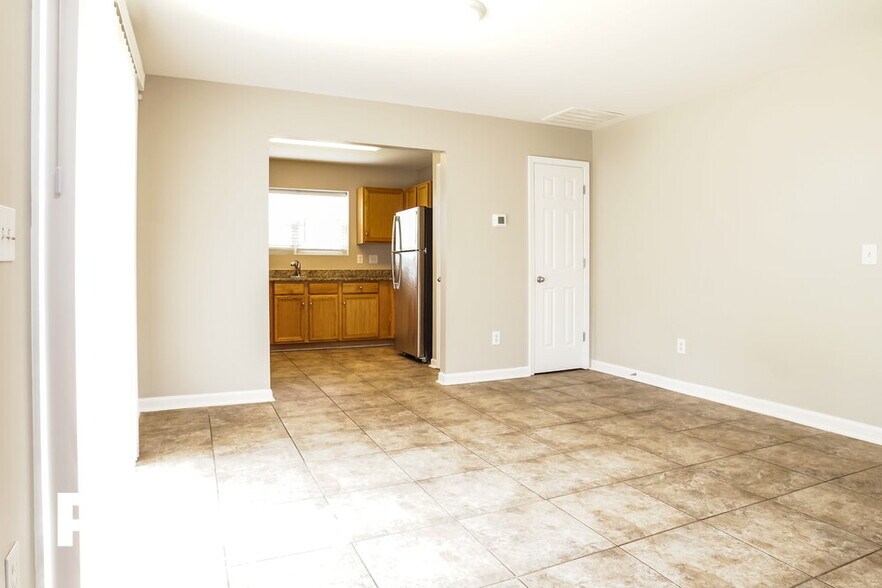 Building Photo - 2123 Craver Mdws Ct