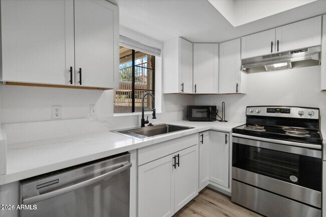 Building Photo - 15801 N 29th St