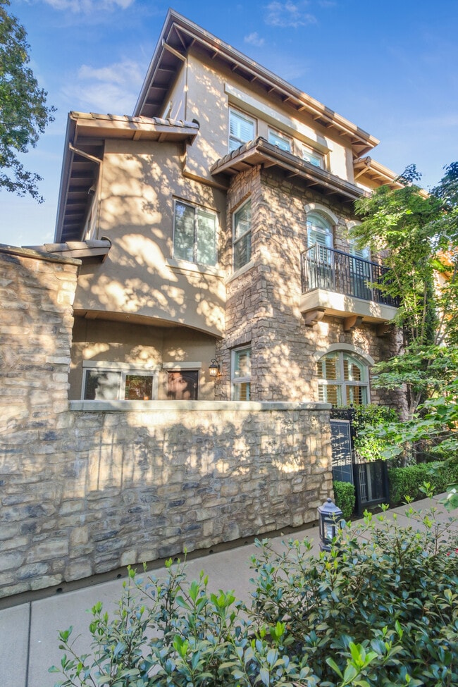 Building Photo - 4320 Pavilions Pl Ln