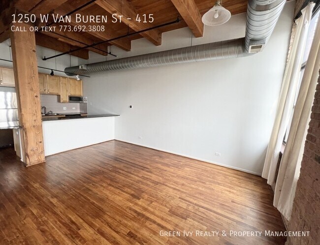 Building Photo - 1250 W Van Buren St