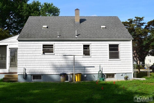 Building Photo - 15 Cleveland Ave