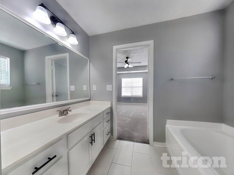 Building Photo - 6836 Bridgewood Dr