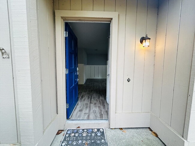 Building Photo - 134 Hartnell Pl