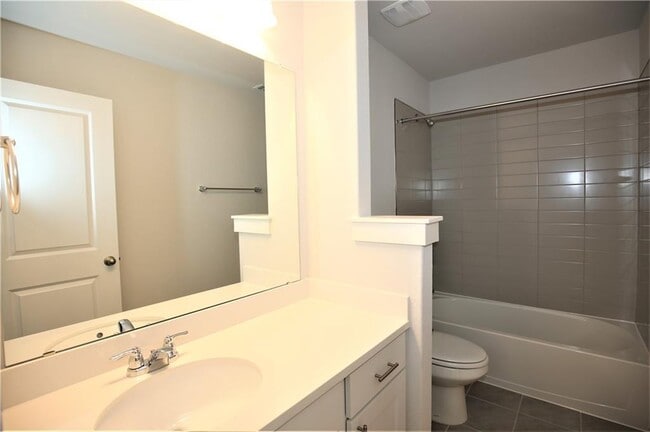 Building Photo - 635 Pheasant Hill Ln