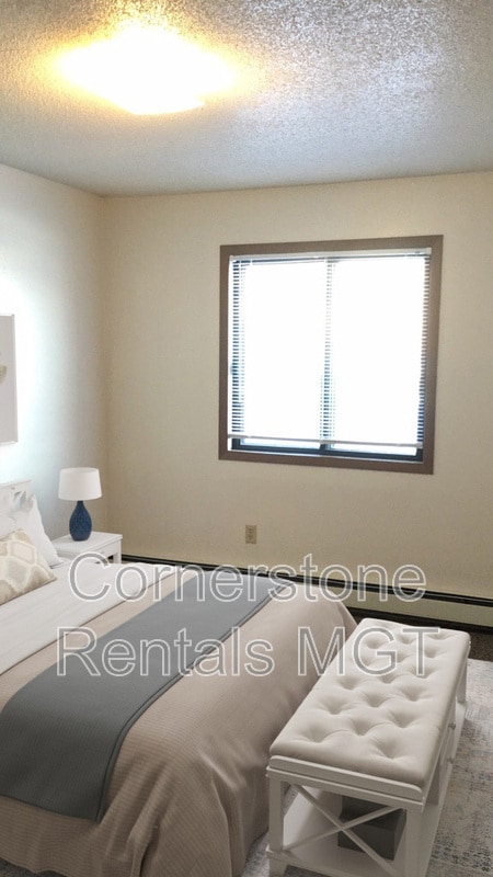 Building Photo - 1515 14th Ave E