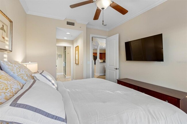 Building Photo - 13941 Clubhouse Dr