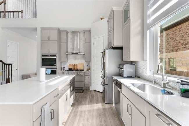 Building Photo - 3203 Scenic Valley Dr