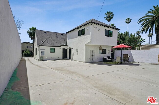 Building Photo - 6521 Homewood Ave