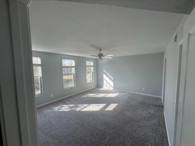 Building Photo - 411 Wetzel