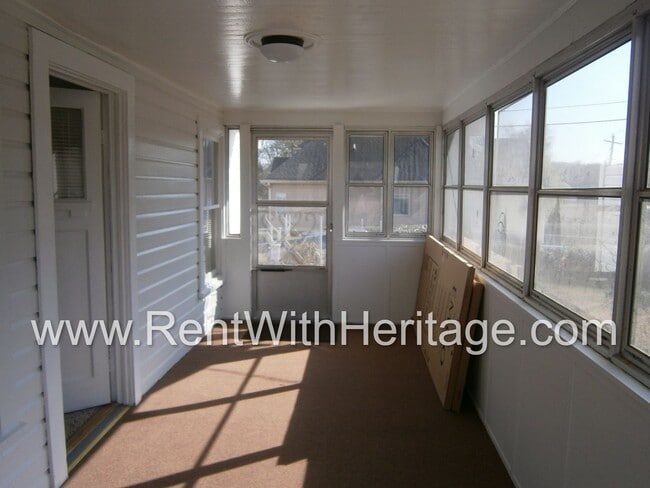 Building Photo - GORGEOUS RANCH/ GRAND PA'S BUNGELOW/ 1.6 ACRES/ FRONT PORCH/ PRIVATE YARD