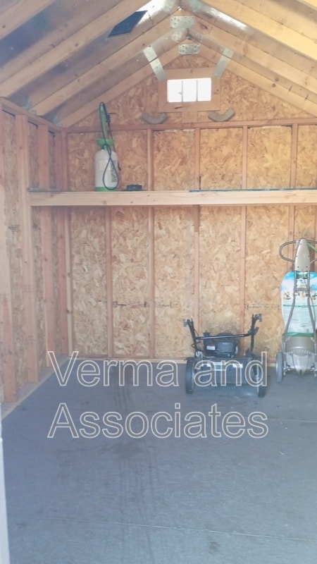 Building Photo - 1610 Sweetbriar Way