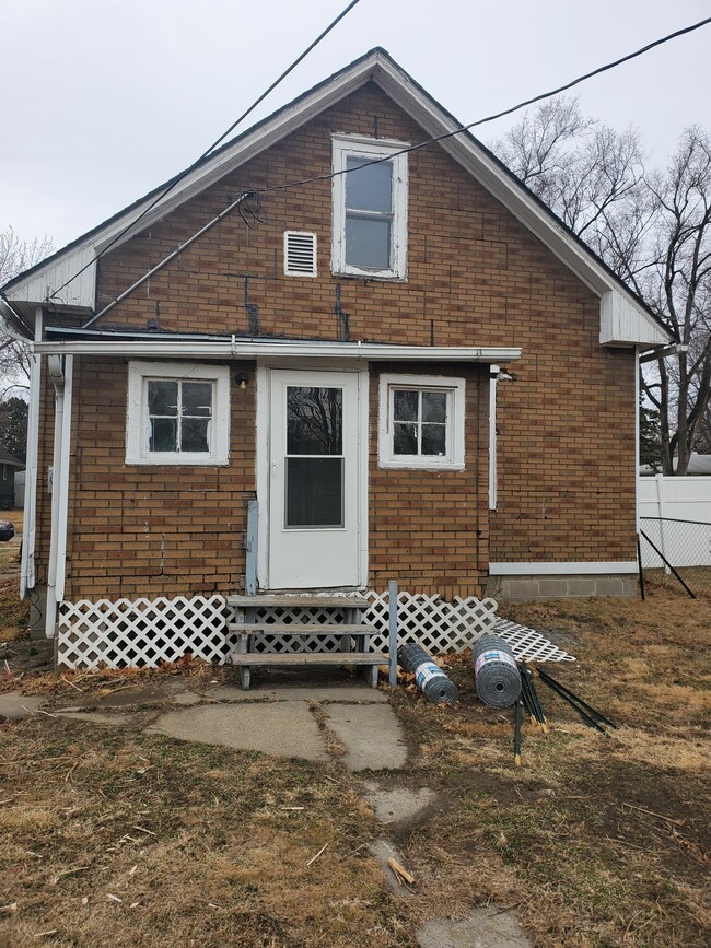 Building Photo - 2415 S 10th St