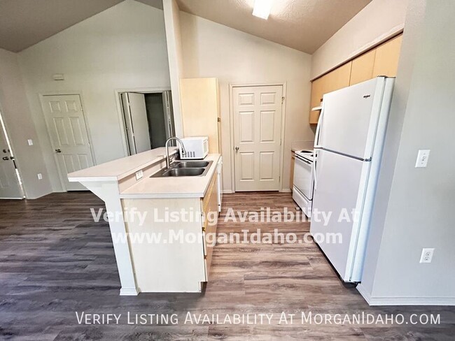 Building Photo - 217 N Avenger Ln