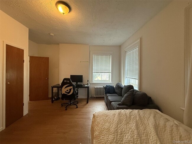 Building Photo - 5 Wood Ct