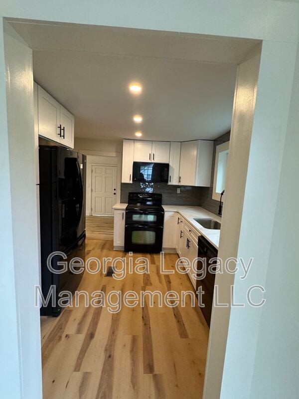 Building Photo - 185 S Rocksprings St