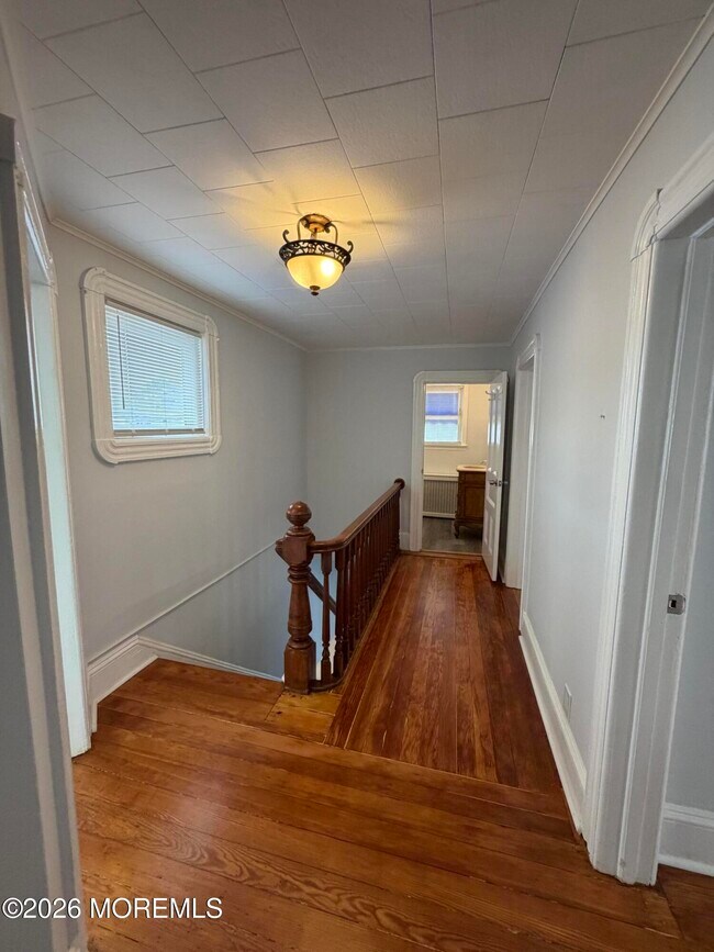 Building Photo - 368 Carr Ave