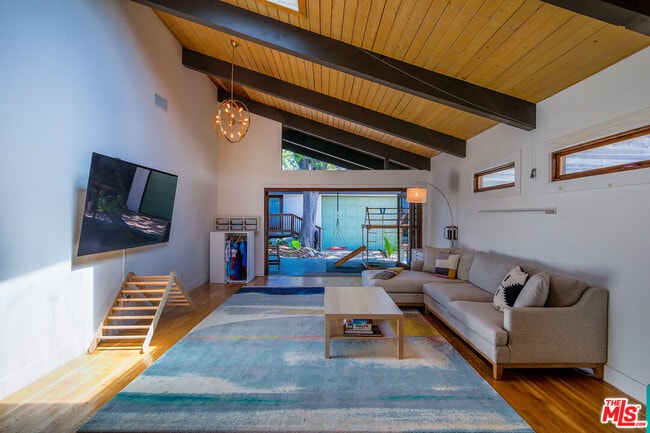 Building Photo - 5122 Hermosa Ave