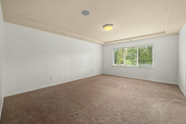 Building Photo - 14225 3rd Ave W