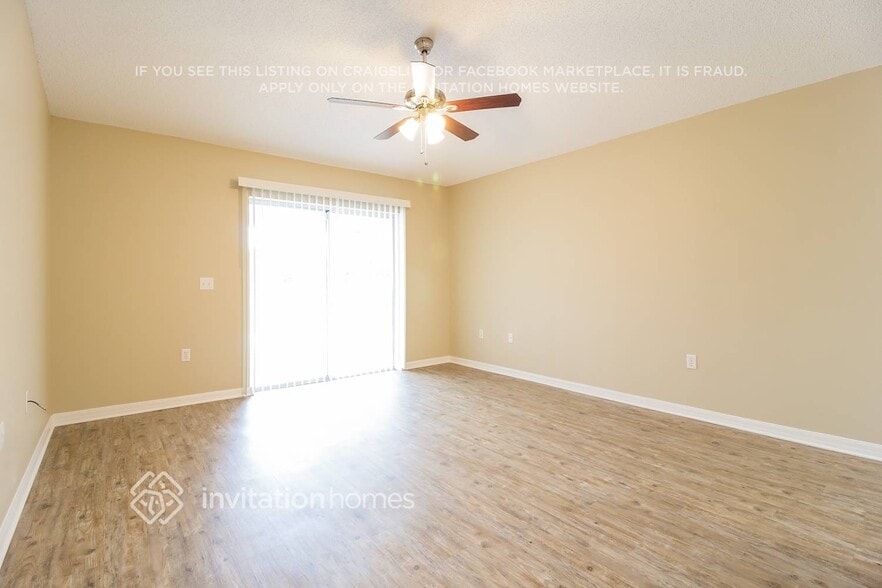 Building Photo - 1924 Corner Glen Dr