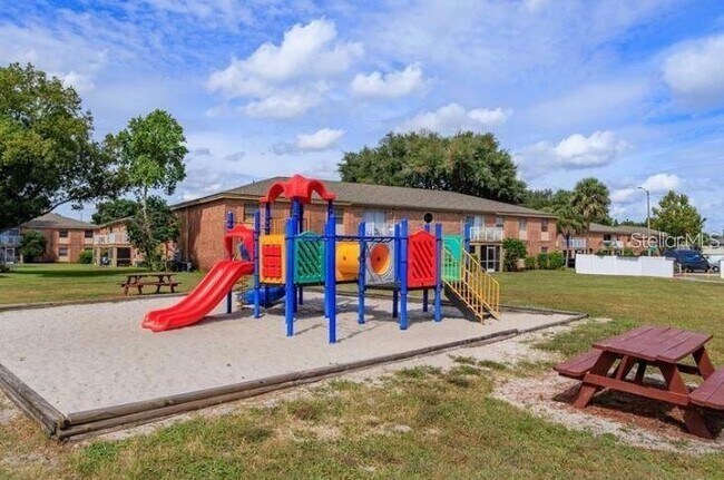 Building Photo - 551 Flemming Way