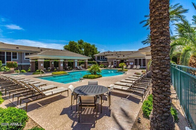 Building Photo - 15221 N Clubgate Dr