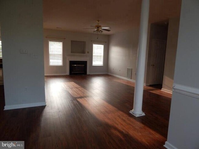 Building Photo - 9802 Minuteman Ct