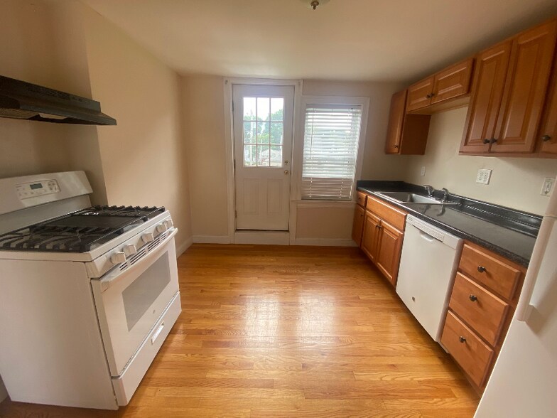 Building Photo - 18 Congress Pl