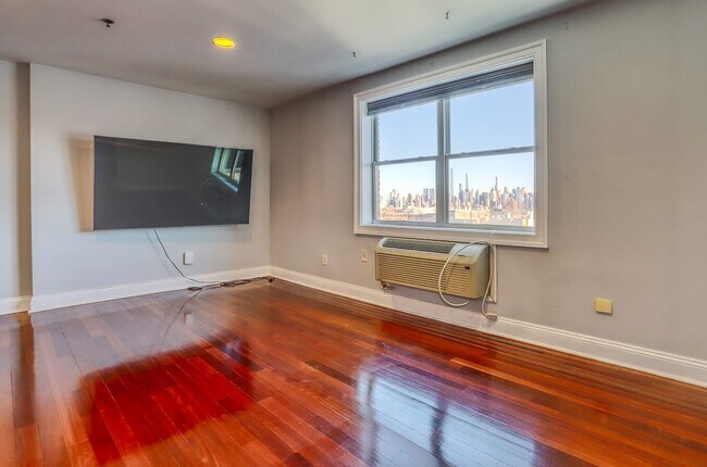 Building Photo - 1720 New York Ave