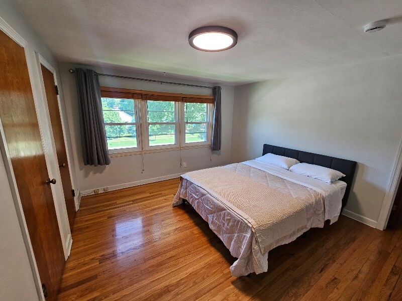 Building Photo - 4117 Mineral Point Rd