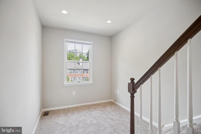 Building Photo - 5400 Wissahickon Ave